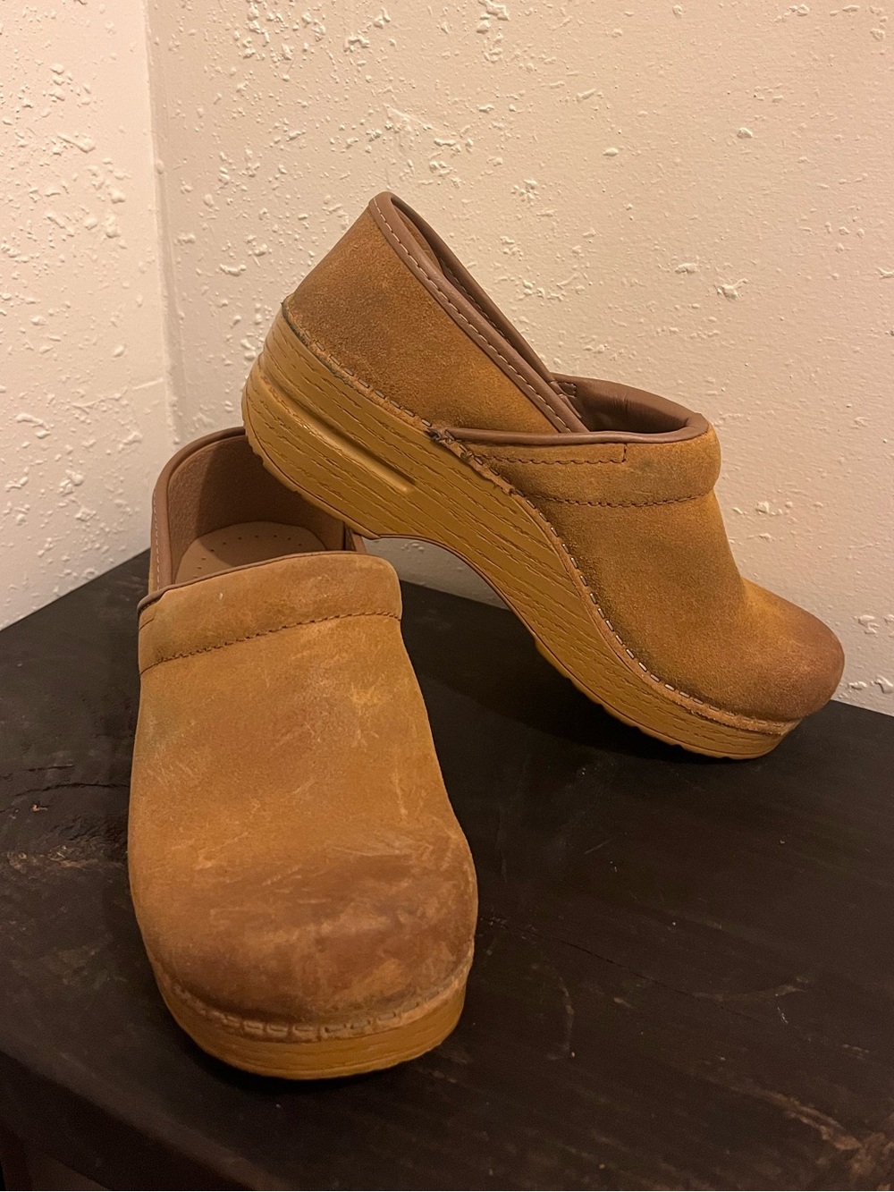 Dansko Professional Tan Suede Leather Clogs Women’s Size 37